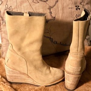 SOREL After Hours Mid wedge boot
